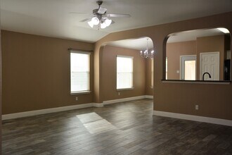 406 Comal Run in Hutto, TX - Building Photo - Building Photo