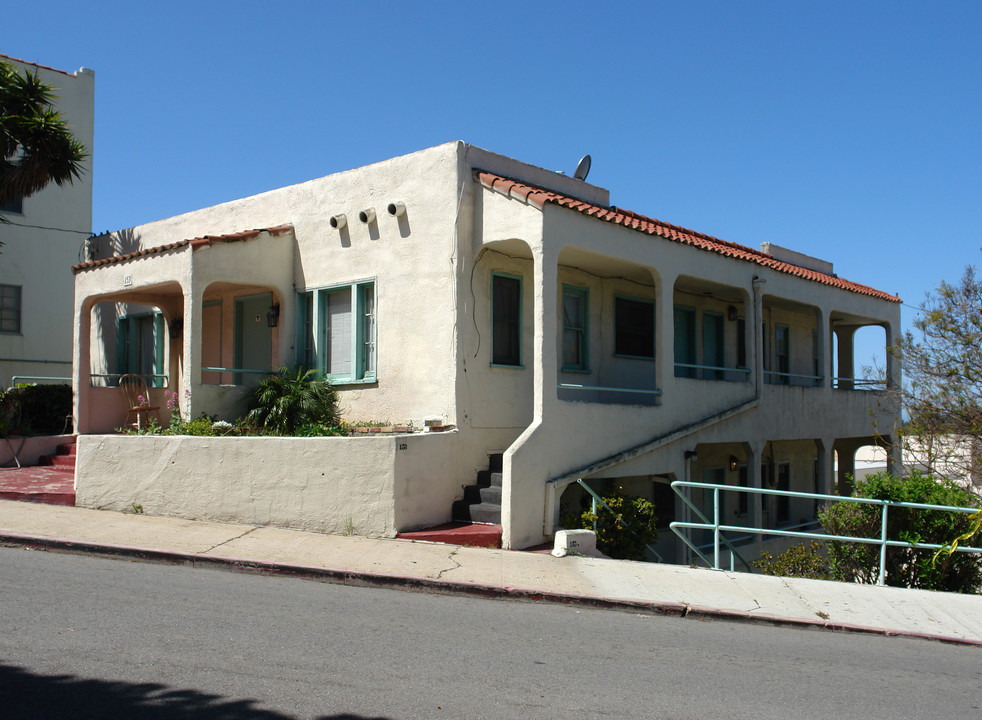 153-155 W Wall St in Ventura, CA - Building Photo