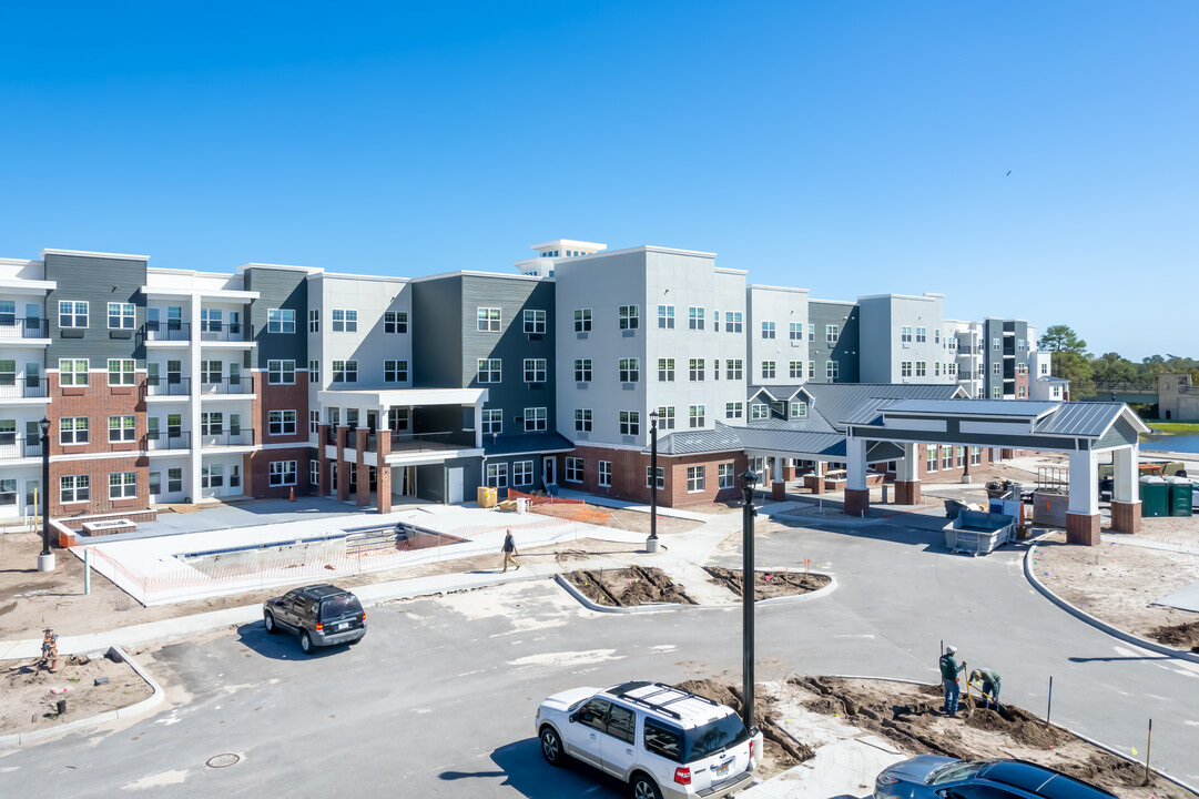 The Savoy in Winter Springs, FL - Building Photo