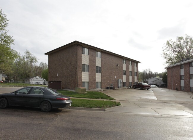 1701 Burnham St in Lincoln, NE - Foto de edificio - Building Photo