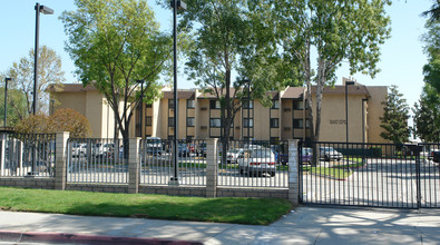 Beautiful Light Inn in San Bernardino, CA - Building Photo - Building Photo