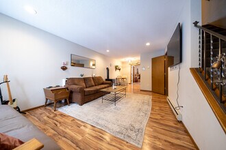 1637 Christie Pl in St. Paul, MN - Building Photo - Building Photo