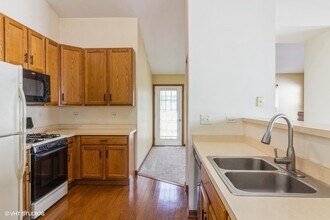2418 Oneida Ln in Naperville, IL - Building Photo - Building Photo