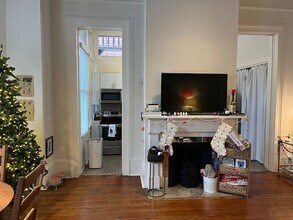 215 W Gwinnett St, Unit Apt. 1 in Savannah, GA - Foto de edificio - Building Photo