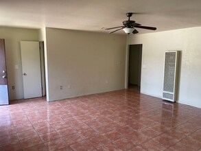 5243 Huntington Dr in Los Angeles, CA - Building Photo - Building Photo