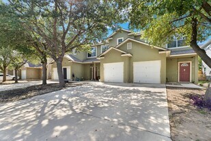 7807 Kingsbury Wood in San Antonio, TX - Building Photo