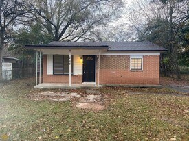 205 Wendan Way in Warner Robins, GA - Building Photo