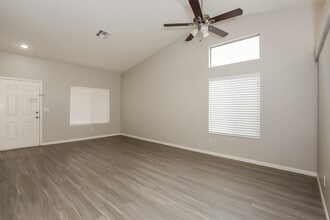 534 Rancho Del Norte Dr in North Las Vegas, NV - Building Photo - Building Photo