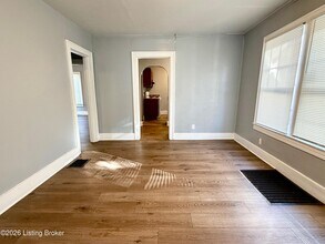 666 Lindell Ave in Louisville, KY - Building Photo - Building Photo