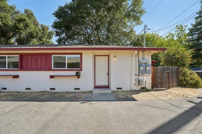 135 Warren Ave in Morgan Hill, CA - Building Photo - Building Photo