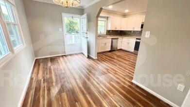 2907 Pennsylvania Ave in Halethorpe, MD - Foto de edificio - Building Photo