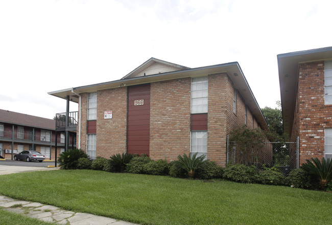 Redwood Apartments in Baton Rouge, LA - Foto de edificio - Building Photo