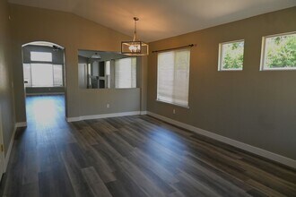 6743 Di Lusso Dr in Elk Grove, CA - Building Photo - Building Photo