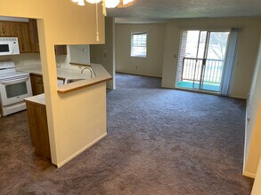 1150 Tollis Pky, Unit 314 in Broadview Heights, OH - Building Photo - Building Photo