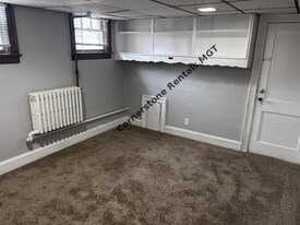 264 College St SE in Valley City, ND - Building Photo