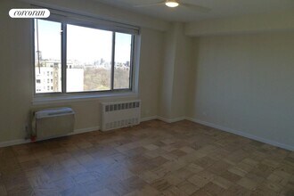 400 Central Prk W in New York, NY - Building Photo - Building Photo