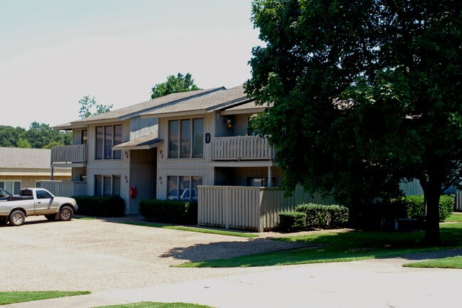 Rustic Woods Townhomes in Fort Smith, AR - Building Photo - Building Photo