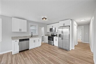 2810 Roanoke Ave in Portsmouth, VA - Foto de edificio - Building Photo