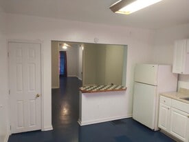 2611 W Fairmount Ave