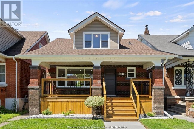 1439 Benjamin Ave