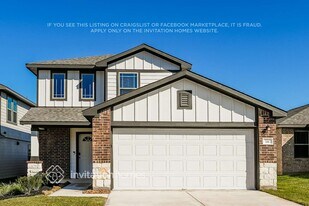 5715 Daphne Dr in Montgomery, TX - Building Photo