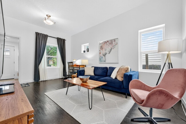 11333-11389 89 St NW