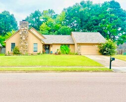 8028 Bandye Ln in Memphis, TN - Building Photo