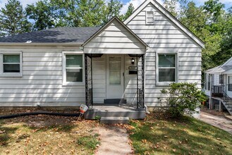 7117 Lamont Dr in St. Louis, MO - Building Photo - Building Photo