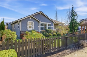 3043 Scotland Alley in Mount Vernon, WA - Foto de edificio - Building Photo