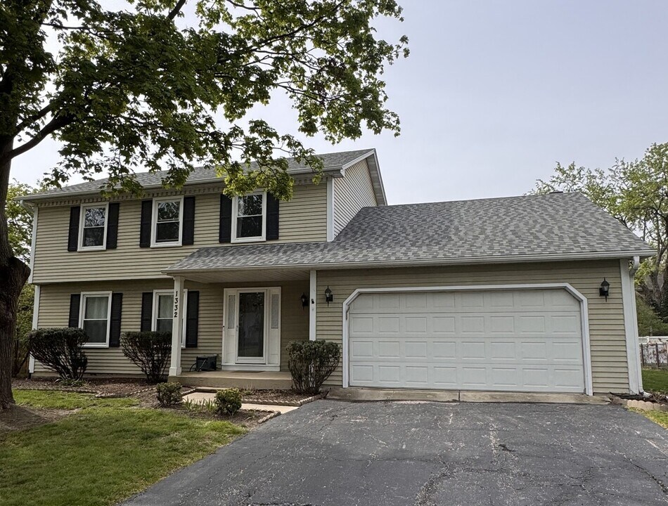 1332 Culpepper Dr in Naperville, IL - Building Photo