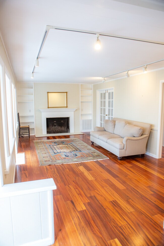 31852 Laurel St Apartments and Nearby Laguna Beach Apartments For Rent