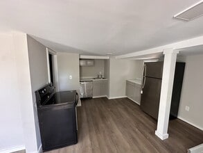 84 W Main St, Unit A in Stafford Springs, CT - Building Photo - Building Photo