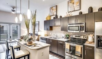 Haven Lake Highlands in Dallas, TX - Building Photo