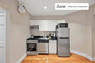 Room in Shared 2 bed/1 bath home, Unit A in New York, NY - Building Photo - Building Photo