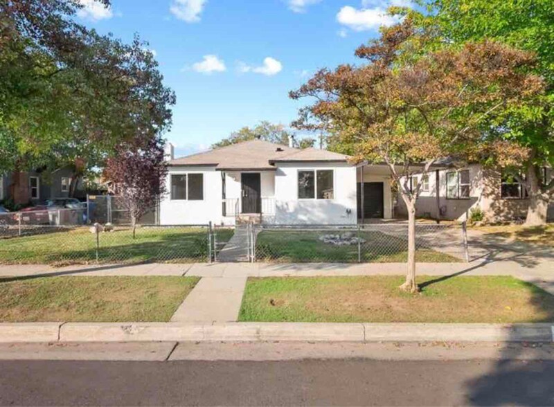 1528 W Cortland Ave in Fresno, CA - Building Photo