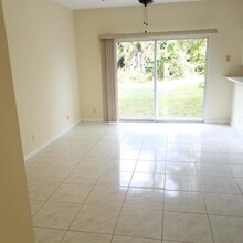 251 Leland Ln in Greenacres, FL - Building Photo - Building Photo