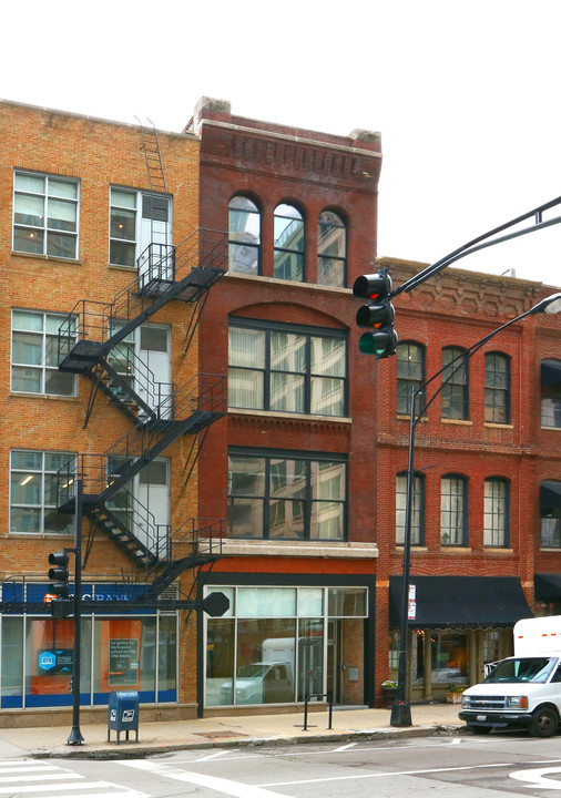 126 W Kinzie St in Chicago, IL - Foto de edificio