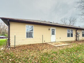 2563-2563 E Morris Dr in Columbia, MO - Building Photo - Building Photo