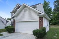 6023 Shining Oak Ln in Charlotte, NC - Foto de edificio - Building Photo