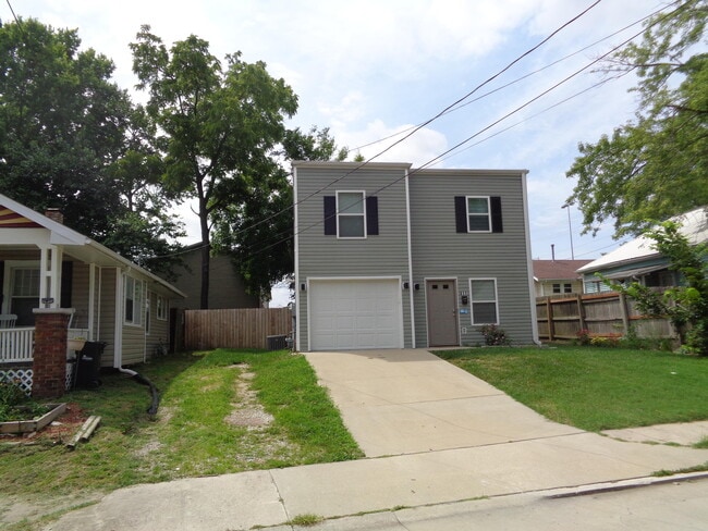 property at 811 N 6th St