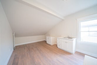 212 S Orange Ave, Unit D in Santa Ana, CA - Building Photo - Building Photo