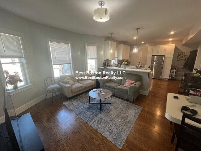 337 Highland Ave, Unit 2 in Somerville, MA - Building Photo - Building Photo