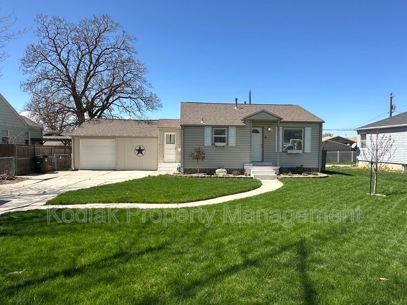 172 S 200 E in Kaysville, UT - Building Photo