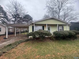 1808 Oakwood Ave NE in Huntsville, AL - Building Photo