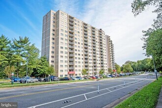 2500 N Van Dorn St in Alexandria, VA - Building Photo - Building Photo