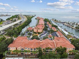 5000 Culbreath Key Way in Tampa, FL - Building Photo
