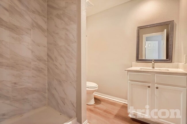 4614 W Lake Highlands Dr in The Colony, TX - Building Photo - Building Photo