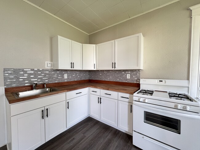 property at 1008 Rhomberg Ave