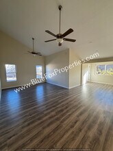 10025 E Stella Rd in Tucson, AZ - Building Photo - Building Photo
