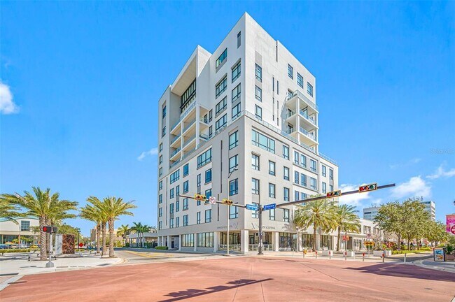 property at 5 N Osceola Ave